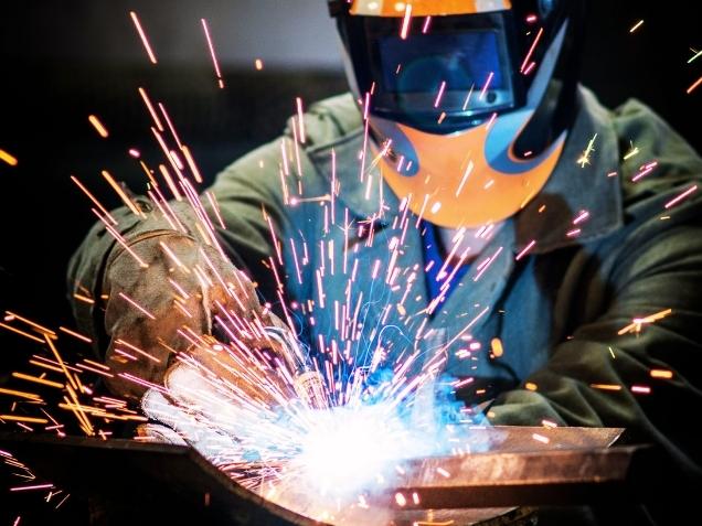 Industrial Worker With Knee Injury Secures TTD [2017]