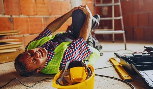 Physical injury at work of construction worker. Temporary Workers Are Especially Vulnerable to Injury