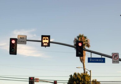 SUV and CTA Bus Involved in Injury Crash at N Hoyne Ave & W Chicago Ave