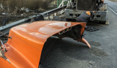 One Injured in Semi and Two-Car Crash on Kennedy Expy Near Kostner Ave